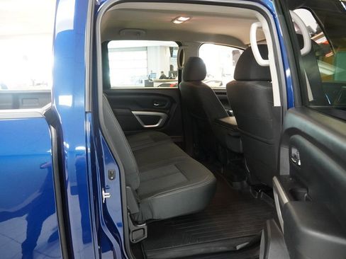 Used 2019 Nissan Titan SV AWD/4WD image 22