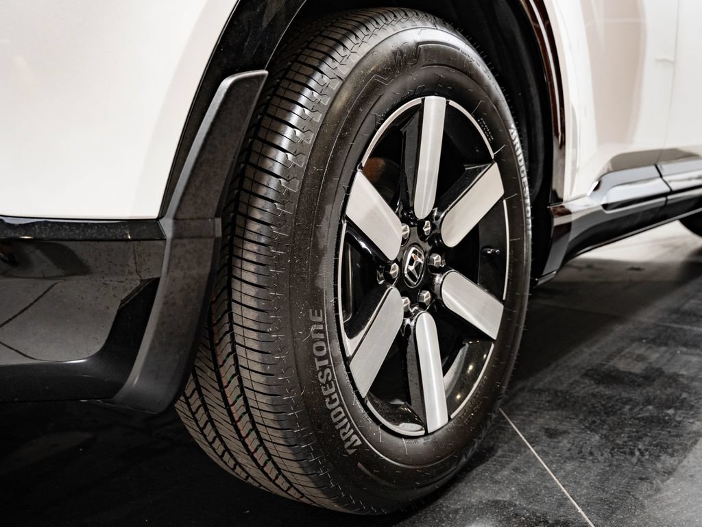 Used 2025 Honda Prologue Touring image 49