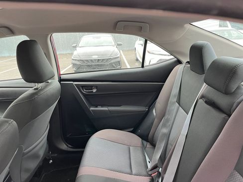 Used 2018 Toyota Corolla LE FWD image 37