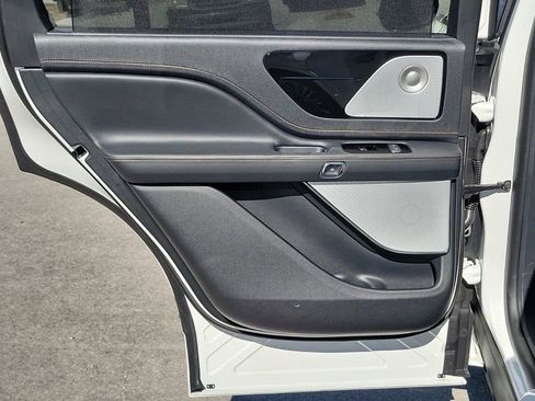 New 2025 Lincoln Aviator Black Label AWD/4WD image 11