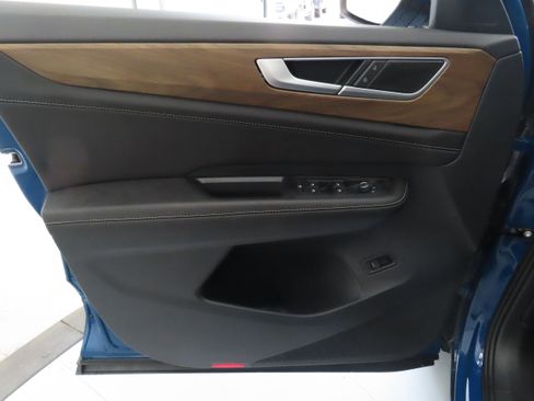 New 2025 Volkswagen Atlas SE image 11