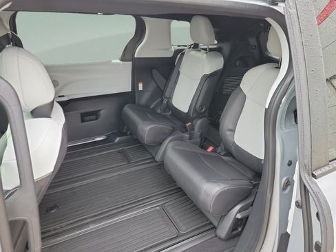 Used 2026 Toyota Sienna XSE AWD/4WD image 25