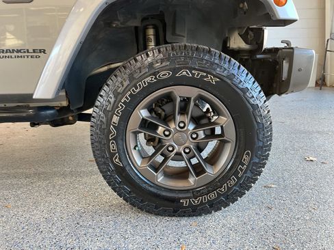 Used 2016 Jeep Wrangler Unlimited Sahara image 27