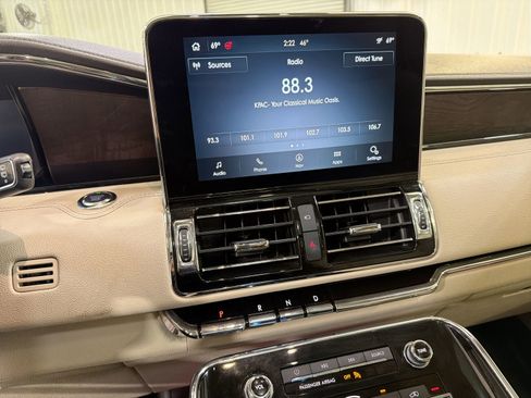 Used 2021 Lincoln Navigator L Reserve w/ Luxury Package image 17