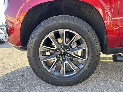 Certified 2024 Chevrolet Tahoe Z71 w/ Luxury Package image 5