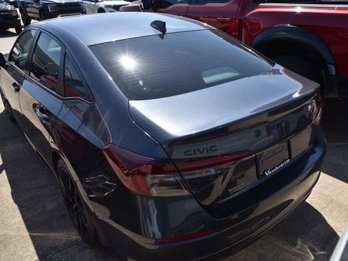 Used 2025 Honda Civic Sport image 6