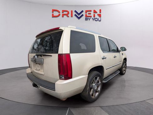 Used 2007 Cadillac Escalade AWD image 4