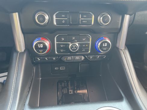 Used 2021 GMC Yukon XL SLT w/ SLT Luxury Plus Package RWD image 30