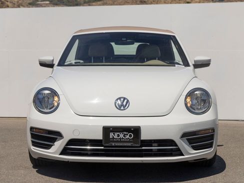 Used 2019 Volkswagen Beetle 2.0T SE FWD image 4