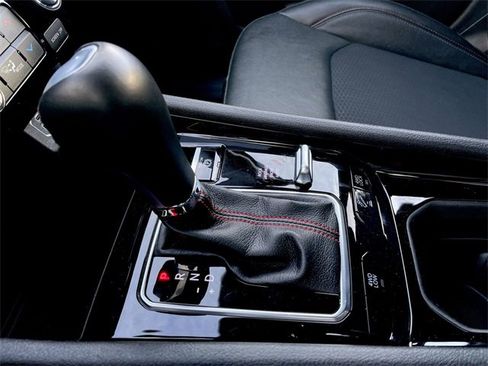 Used 2024 Jeep Compass Trailhawk image 19