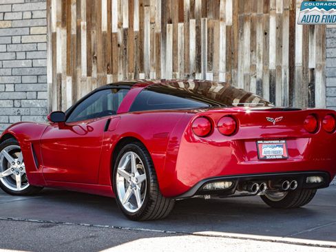 Used 2005 Chevrolet Corvette Coupe w/ Preferred Equipment Group RWD image 4