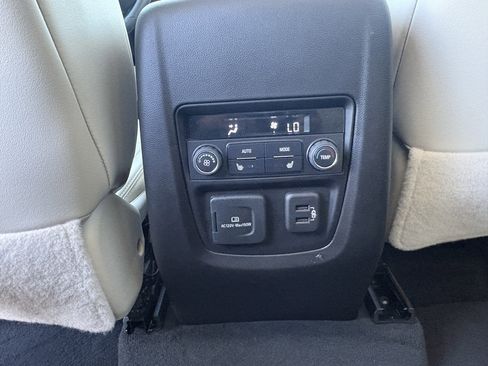 Used 2022 Buick Enclave Avenir w/ Avenir Technology Package image 12