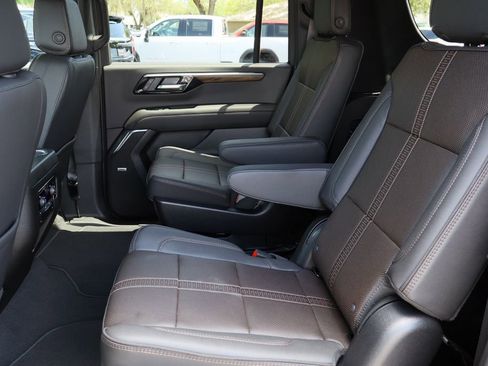 Used 2026 Chevrolet Suburban High Country image 26