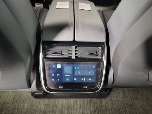 Used 2023 Rivian R1S Adventure AWD/4WD image 30