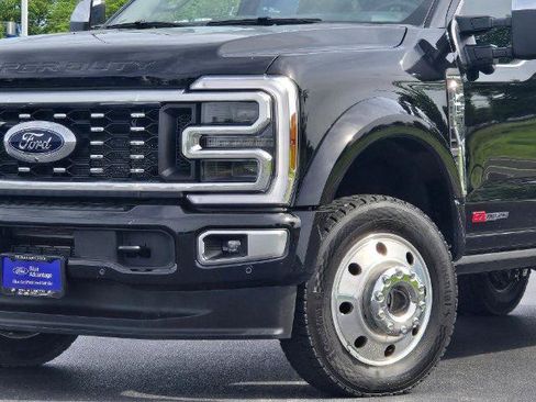 Certified 2025 Ford F450 Platinum w/ Platinum Plus Package AWD/4WD image 2