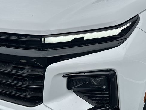 Used 2025 Chevrolet Traverse LT w/ Midnight/Sport Edition FWD image 11