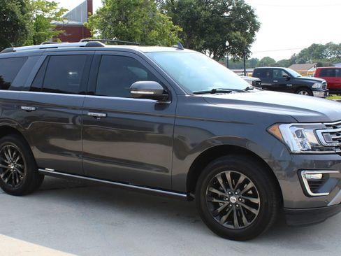 Used 2019 Ford Expedition Limited w/ Equipment Group 301A AWD/4WD image 7