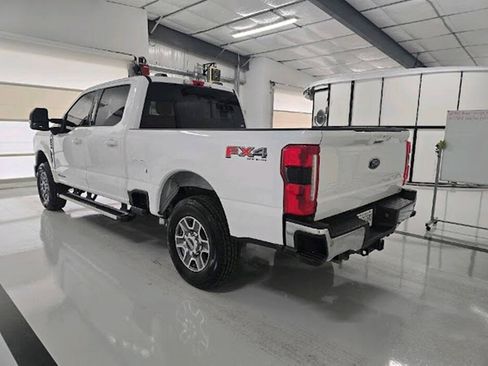 Used 2024 Ford F250 Lariat w/ FX4 Off-Road Package AWD/4WD image 3