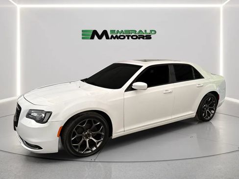 Used 2017 Chrysler 300 S RWD image 1