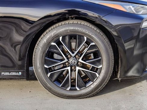 Used 2021 Toyota Mirai image 11