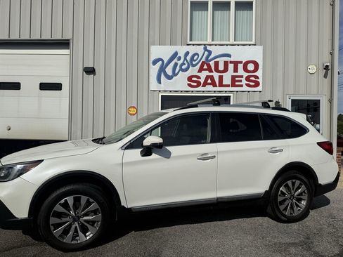 Used 2019 Subaru Outback 2.5i Touring AWD/4WD image 11