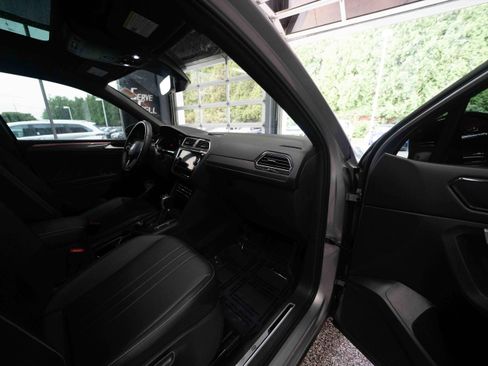 Used 2022 Volkswagen Tiguan SE R-Line AWD/4WD image 26