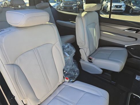 New 2025 Jeep Wagoneer Series II image 11