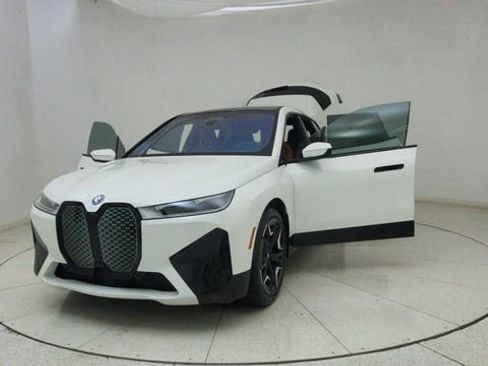 Used 2024 BMW iX xDrive50 w/ Premium Package AWD/4WD image 65