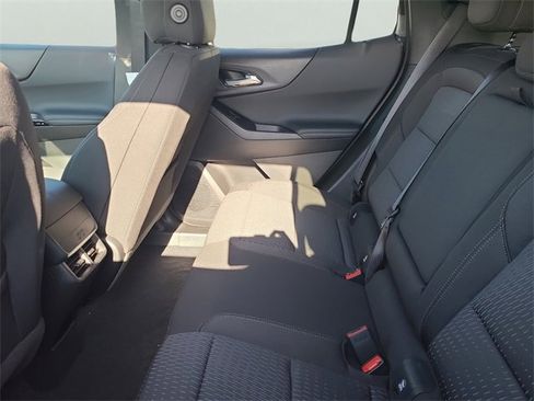 New 2026 Chevrolet Equinox LT image 10