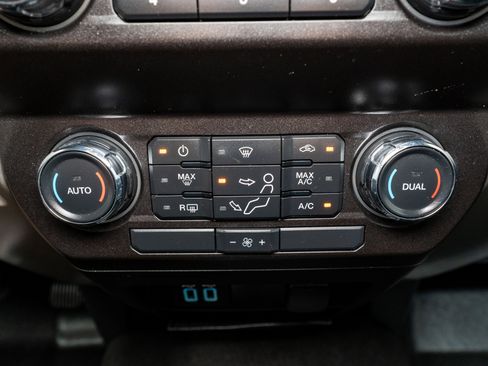 Used 2019 Ford F250 Lariat image 19