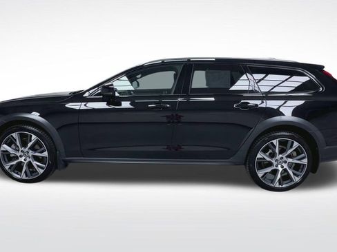 Used 2025 Volvo V90 B6 Cross Country Ultra w/ Climate Package AWD/4WD image 5