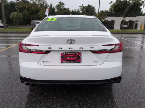 Used 2025 Toyota Camry SE FWD image 5