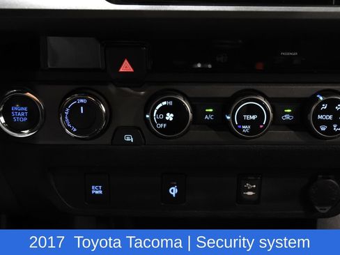 Used 2017 Toyota Tacoma TRD Off-Road w/ Tow Package (A/T) AWD/4WD image 18