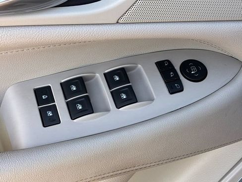 Used 2019 Cadillac Escalade Luxury RWD image 13
