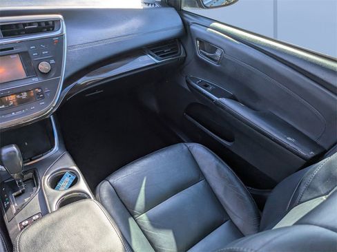 Used 2013 Toyota Avalon XLE image 17