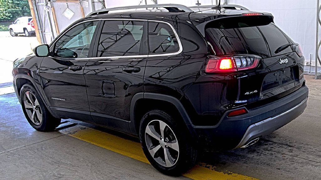 Used 2019 Jeep Cherokee Limited AWD/4WD image 2