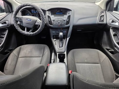 Used 2015 Ford Focus SE FWD image 35
