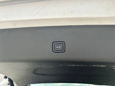 Used 2023 Chevrolet Traverse RS w/ LPO, 'HIT The Road' Package FWD image 31