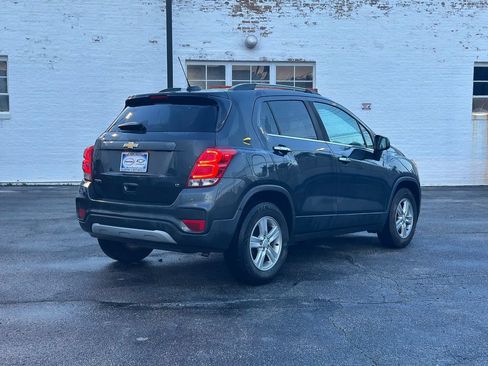 Used 2018 Chevrolet Trax LT w/ Driver Confidence Package FWD image 3