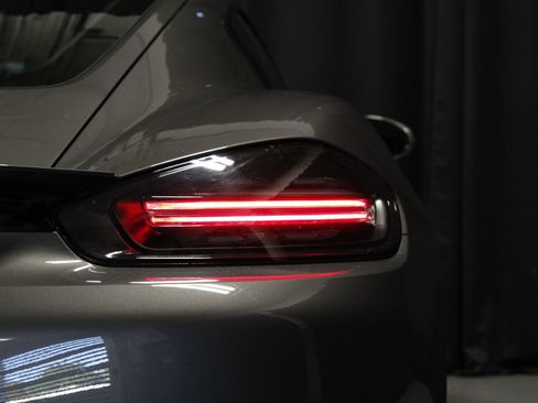 Certified 2018 Porsche 718 Cayman GTS RWD image 12