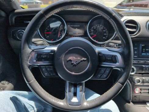 Used 2018 Ford Mustang Coupe RWD image 14