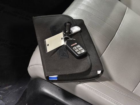 Used 2018 Honda Accord EX-L image 39