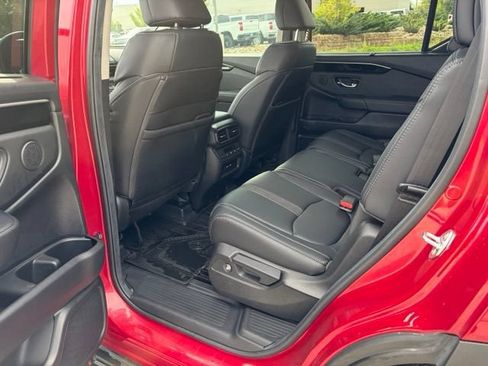 Used 2025 Honda Pilot Touring image 15
