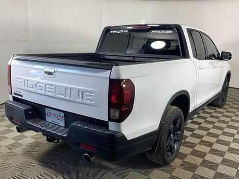 Used 2025 Honda Ridgeline Black Edition image 17