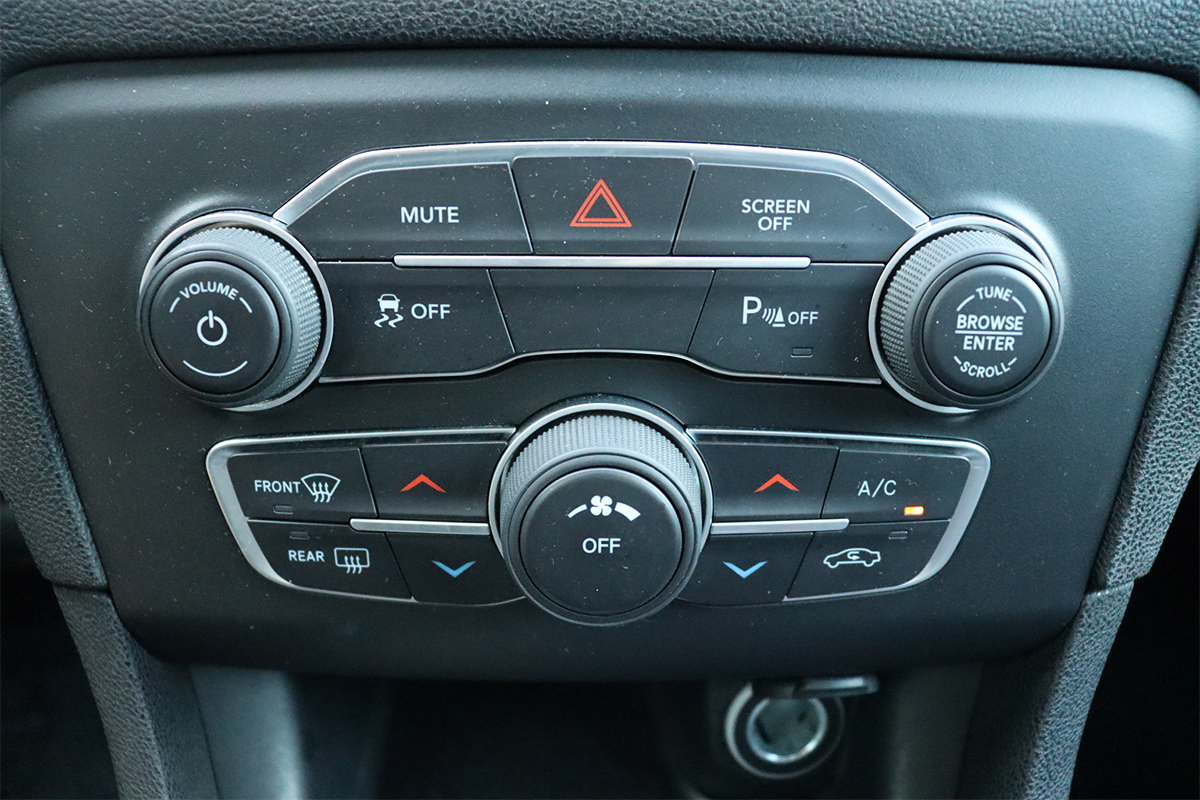 Used 2022 Dodge Charger SXT RWD image 32