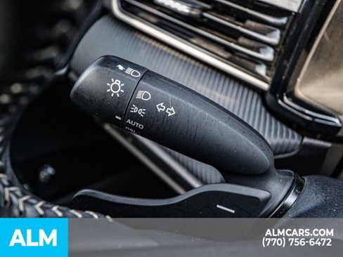 Used 2025 Toyota Camry SE image 34