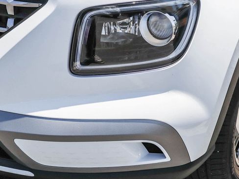 Used 2025 Hyundai Venue Limited FWD image 4