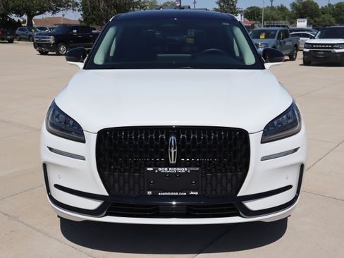 Used 2024 Lincoln Corsair AWD w/ Equipment Group 101A image 2