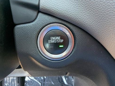 Used 2022 Chevrolet Equinox LS AWD/4WD image 15