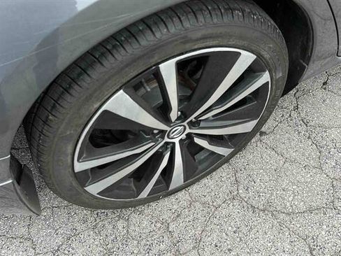 Used 2022 Nissan Altima 2.5 SR FWD image 9